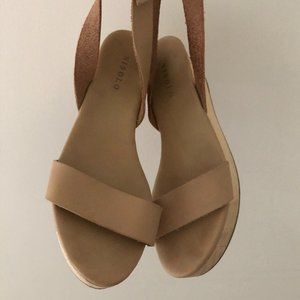 Nisolo Sarita Wooden Wedge Sandal Tan